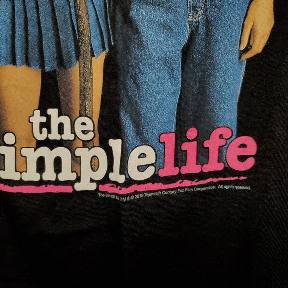 NWT The Simple Life T-Shirt Graphic Tee Paris Hilton Nicole Richie Pitchfork - Picture 3 of 5